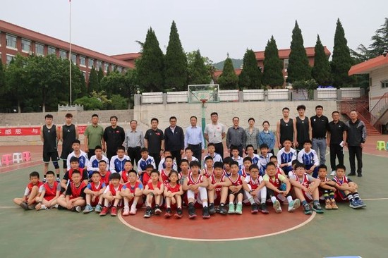 如何通过在线平台找到可靠的篮球辅导资源_1